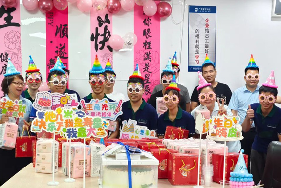 ANKE 팀원을위한 멋진 생일 축하!